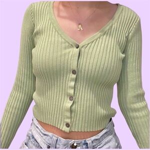Green ribbed button down long sleeve crop top